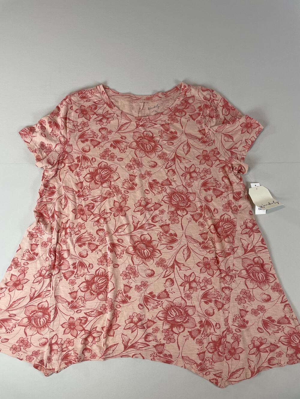 Wonderly Flowy Asymmetrical Hem Floral Top Size L Lightweight NWT